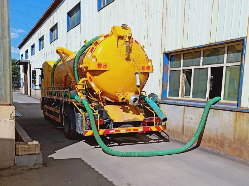 大方巷厂区化粪池清理